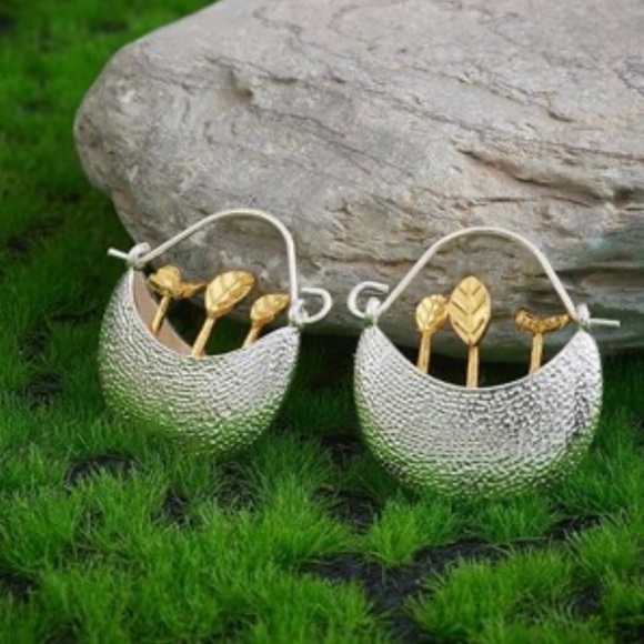 2/$30🌵 Garden Tote Plants Earrings Silver & Gold Butterfly Leaf Delicate NEW - Picture 3 of 11